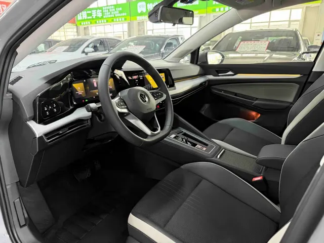 Volkswagen Golf — Фото автомобиля 7