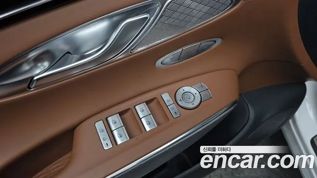 Genesis GV70 — Фото автомобиля 27