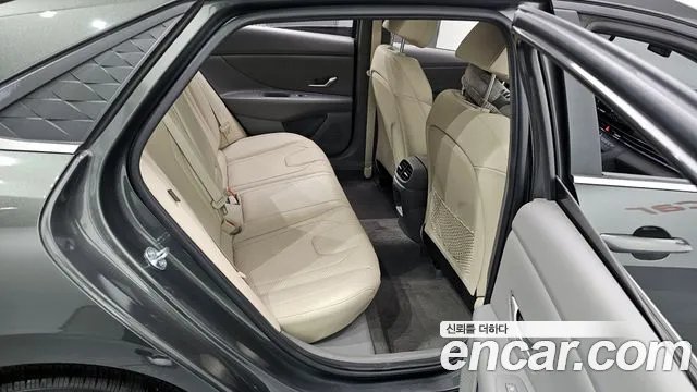 Hyundai AVANTE Новый Avante (CN7) — Фото автомобиля 12