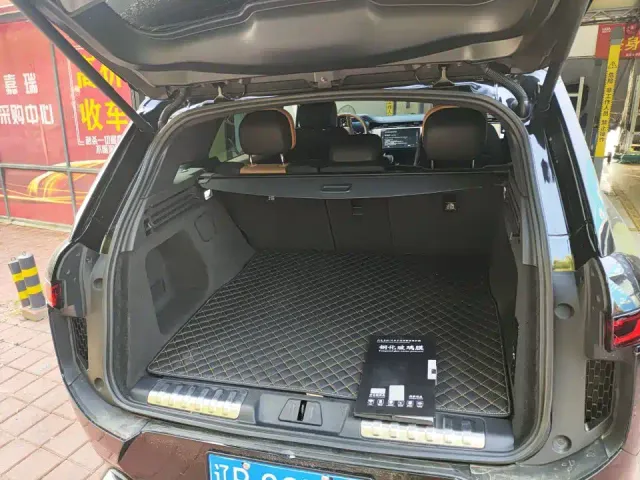 Land Rover Range Rover Sport — Фото автомобиля 9