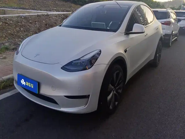 Фотография автомобиля — Tesla Model Y