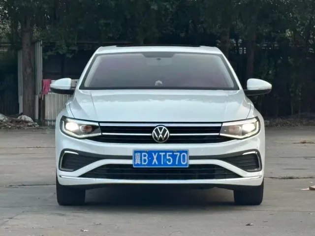 Volkswagen Bora — Фото автомобиля 2