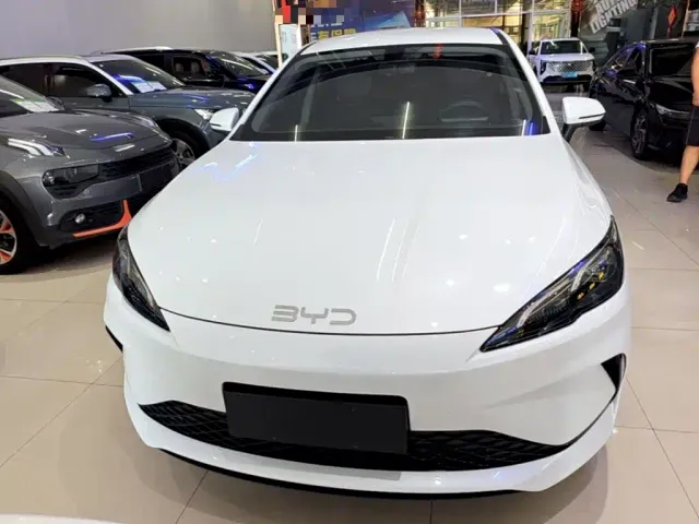 BYD Seal 05 DM-i — Фото автомобиля 2