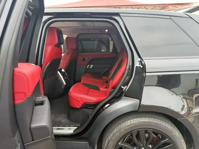 Land Rover Range Rover Sport 2022 3.0 L6 Gloss Black Edition — Фото автомобиля 5