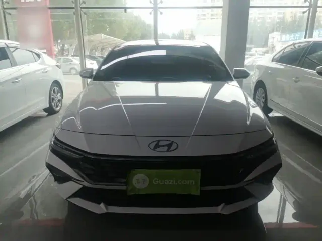 Hyundai Elantra — Фото автомобиля 2