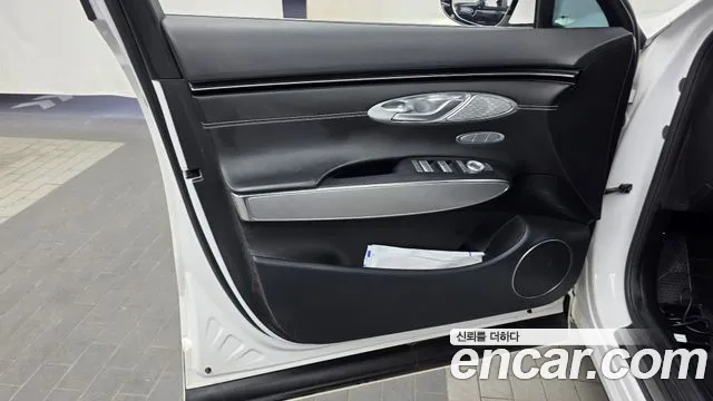 Genesis GV70 Electrified — Фото автомобиля 13