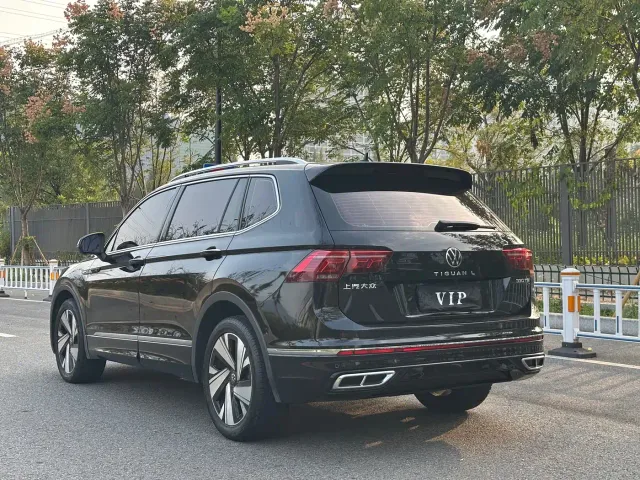 Volkswagen Tiguan L — Фото автомобиля 16