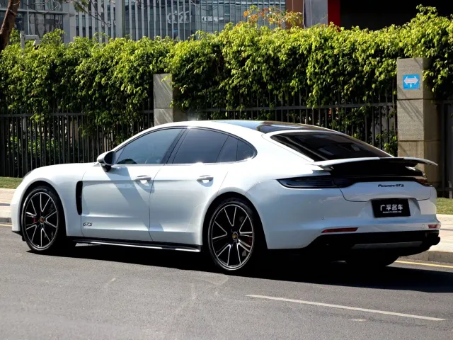 Porsche Panamera — Фото автомобиля 4