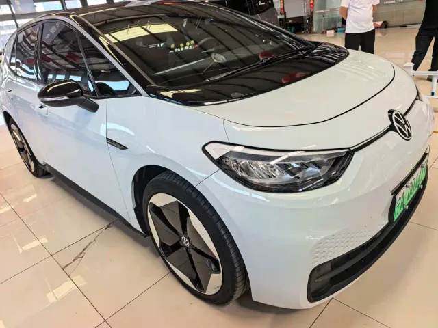 Volkswagen ID.3 — Фото автомобиля 3