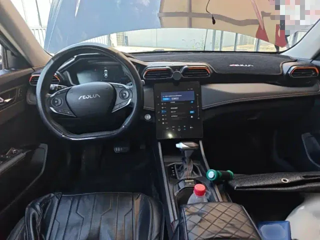 Dongfeng Yixuan — Фото автомобиля 12