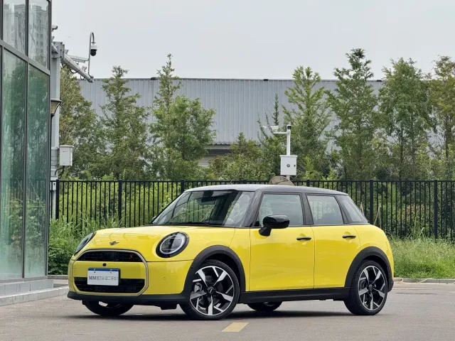 MINI Hatch — Фото автомобиля 23