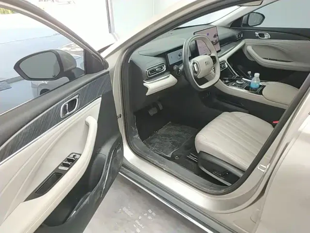 Geely Galaxy Stellar 6 — Фото автомобиля 15