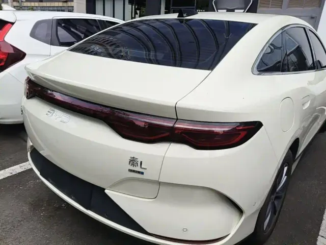 BYD Qin L — Фото автомобиля 6