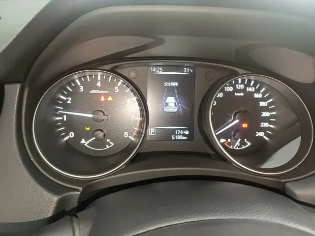 Nissan X-Trail — Фото автомобиля 11