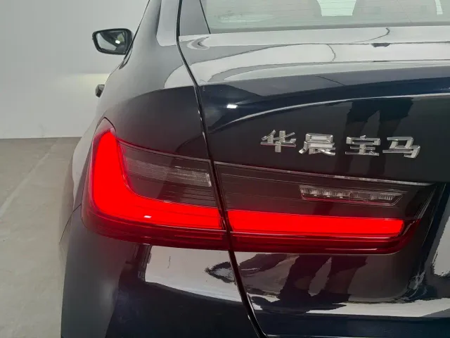 BMW 3 Series — Фото автомобиля 13