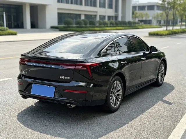 Bestune B70 — Фото автомобиля 4