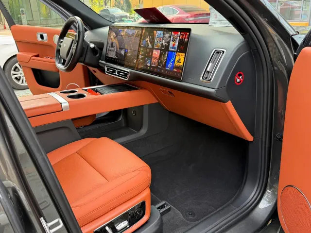 Li Auto L9 — Фото автомобиля 14