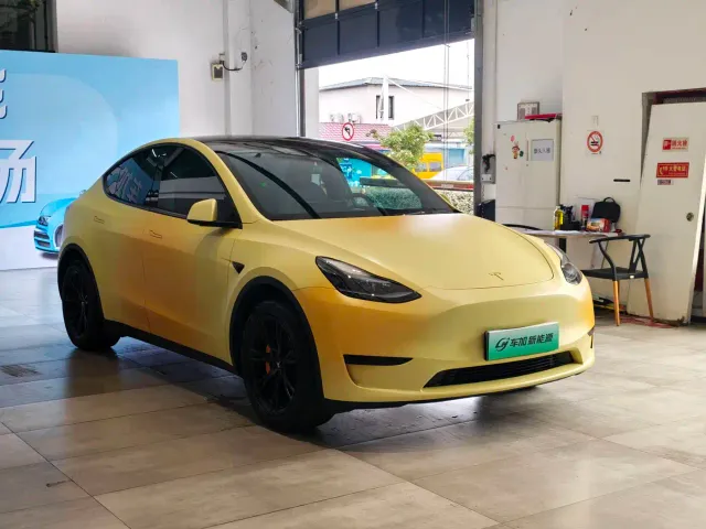 Tesla Model Y — Фото автомобиля 3