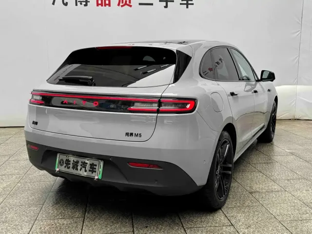 Aito M5 — Фото автомобиля 5