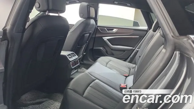 Audi A7 4K — Фото автомобиля 26
