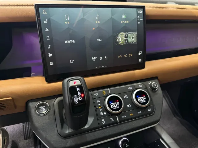 Land Rover Defender — Фото автомобиля 12