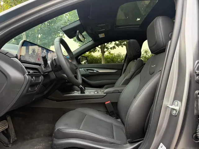 Cadillac CT5 — Фото автомобиля 5
