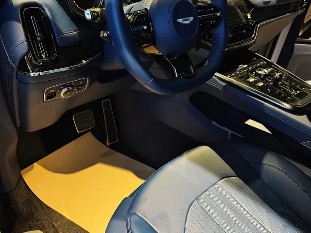 Aston Martin DBX — Фото автомобиля 6