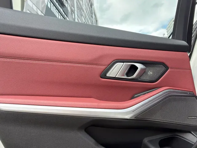 BMW 3 Series — Фото автомобиля 16