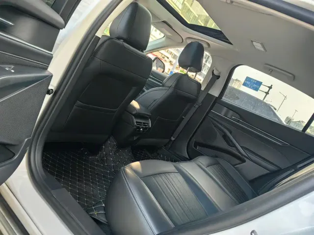 Ford Mondeo 2025 1.5T EcoBoost Luxury — Фото автомобиля 6