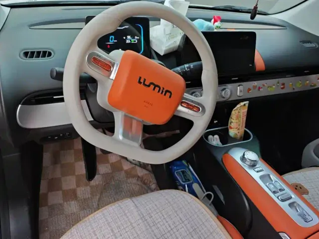 Changan Lumin — Фото автомобиля 12