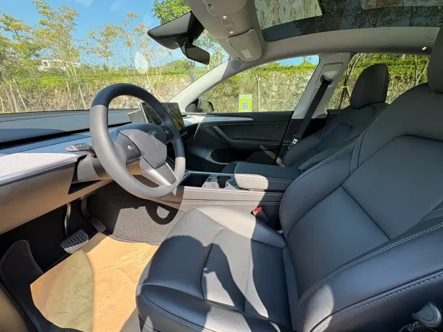 Tesla Model Y — Фото автомобиля 4