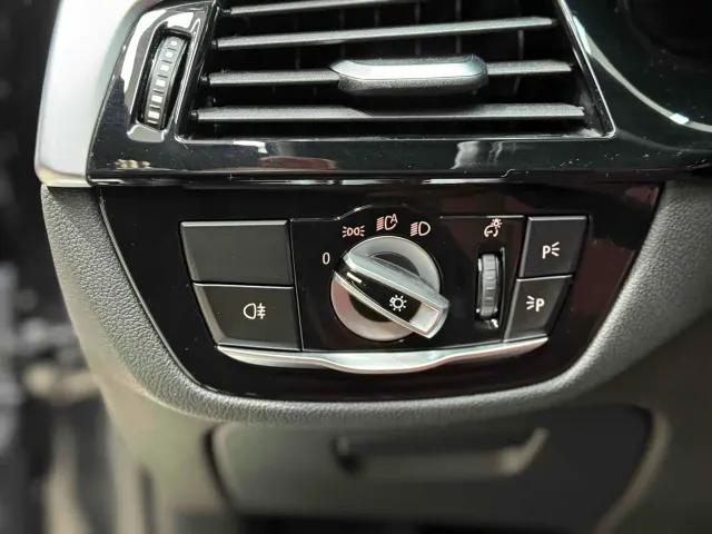 BMW 5 Series — Фото автомобиля 16