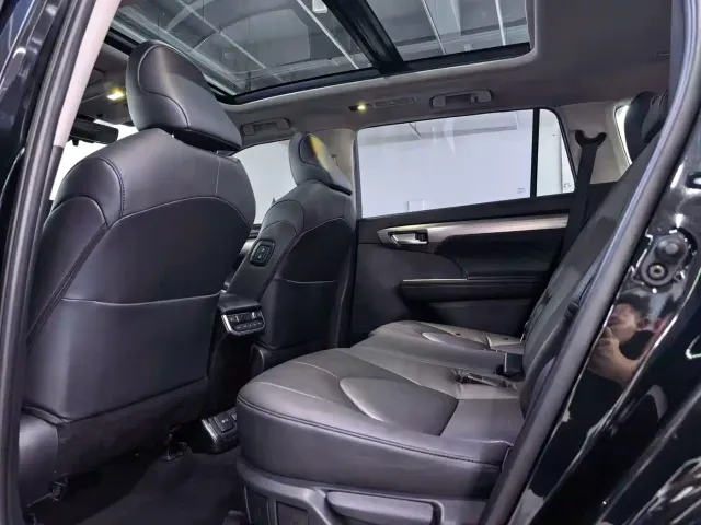 Toyota Highlander — Фото автомобиля 9