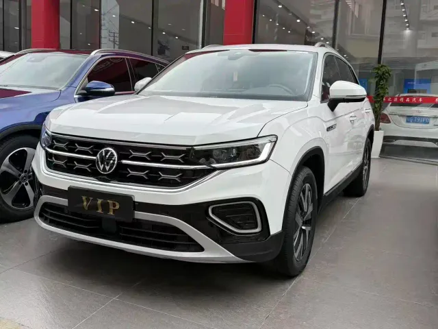 Фотография автомобиля — Volkswagen Tayron