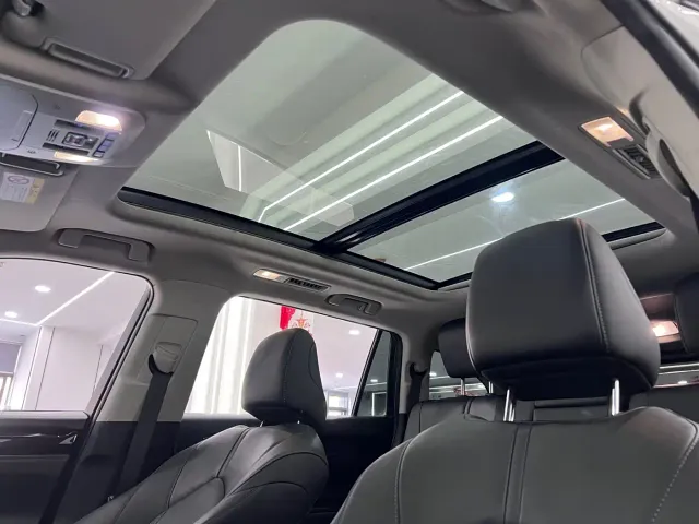 Toyota Highlander — Фото автомобиля 16