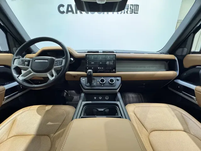 Land Rover Defender — Фото автомобиля 16