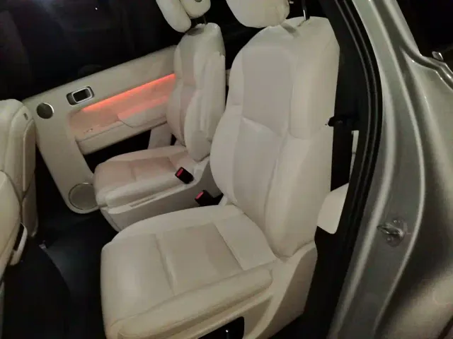 Li Auto L9 — Фото автомобиля 18