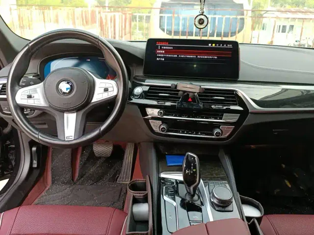 BMW 5 Series — Фото автомобиля 12
