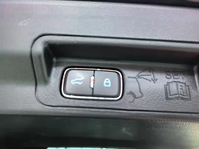 Ford Explorer — Фото автомобиля 26