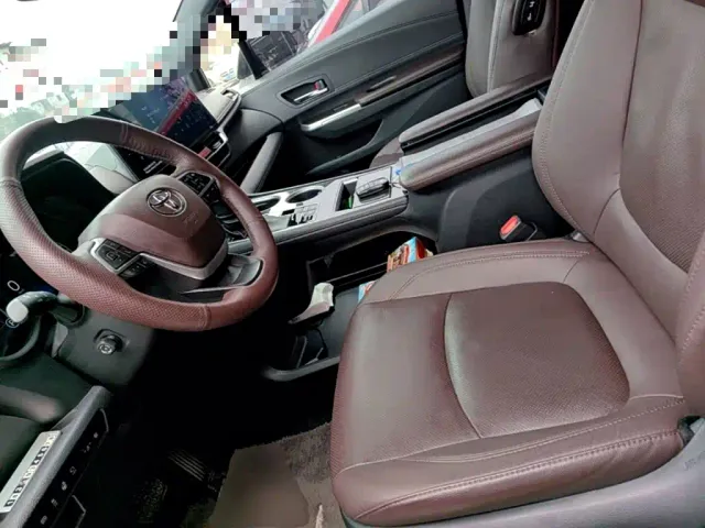 Toyota Sienna — Фото автомобиля 14