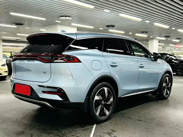 BYD Tang — Фото автомобиля 4