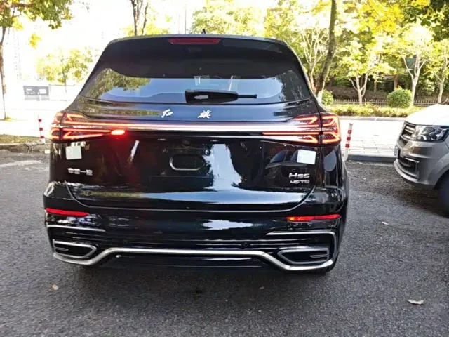 Hongqi HS5 — Фото автомобиля 5