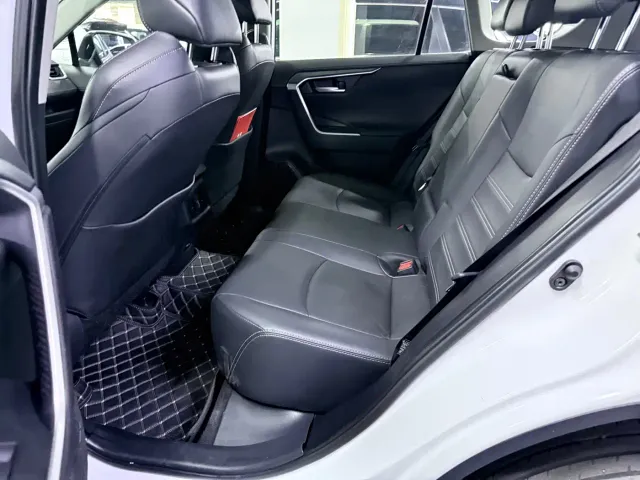 Toyota Wildlander — Фото автомобиля 11