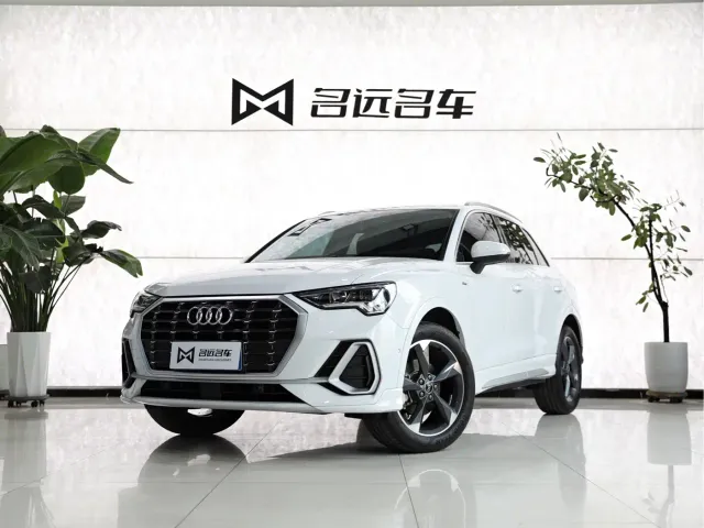 Фотография автомобиля — Audi Q3