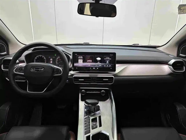 Geely Binyue — Фото автомобиля 16