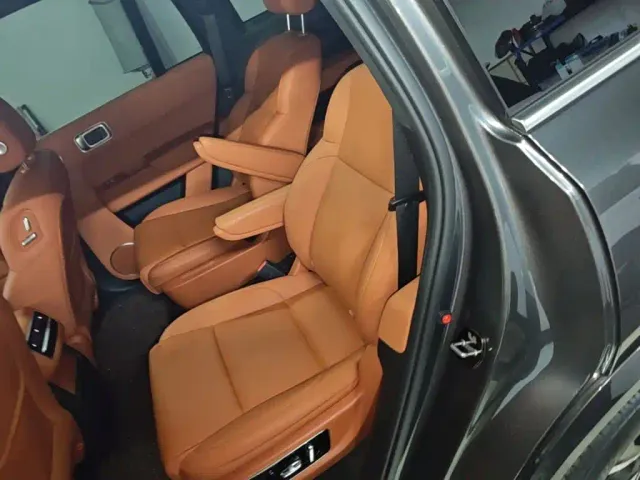 Li Auto L8 — Фото автомобиля 16