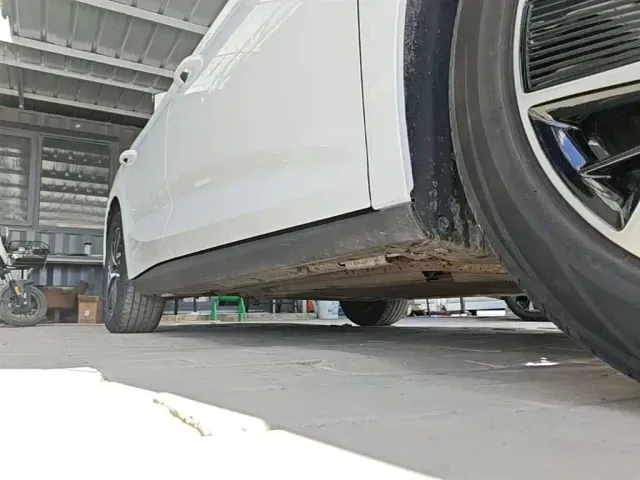 BYD Qin L — Фото автомобиля 20