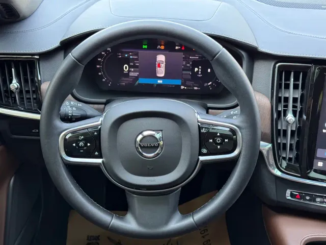 Volvo S90 — Фото автомобиля 5