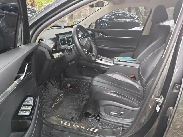 Roewe RX5 Max — Фото автомобиля 12