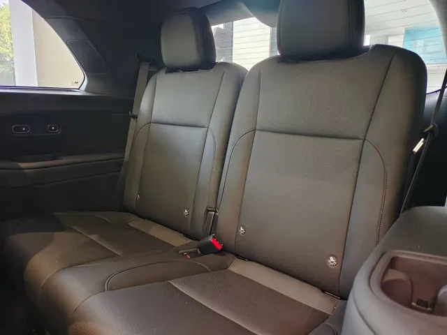 Li Auto L8 — Фото автомобиля 11
